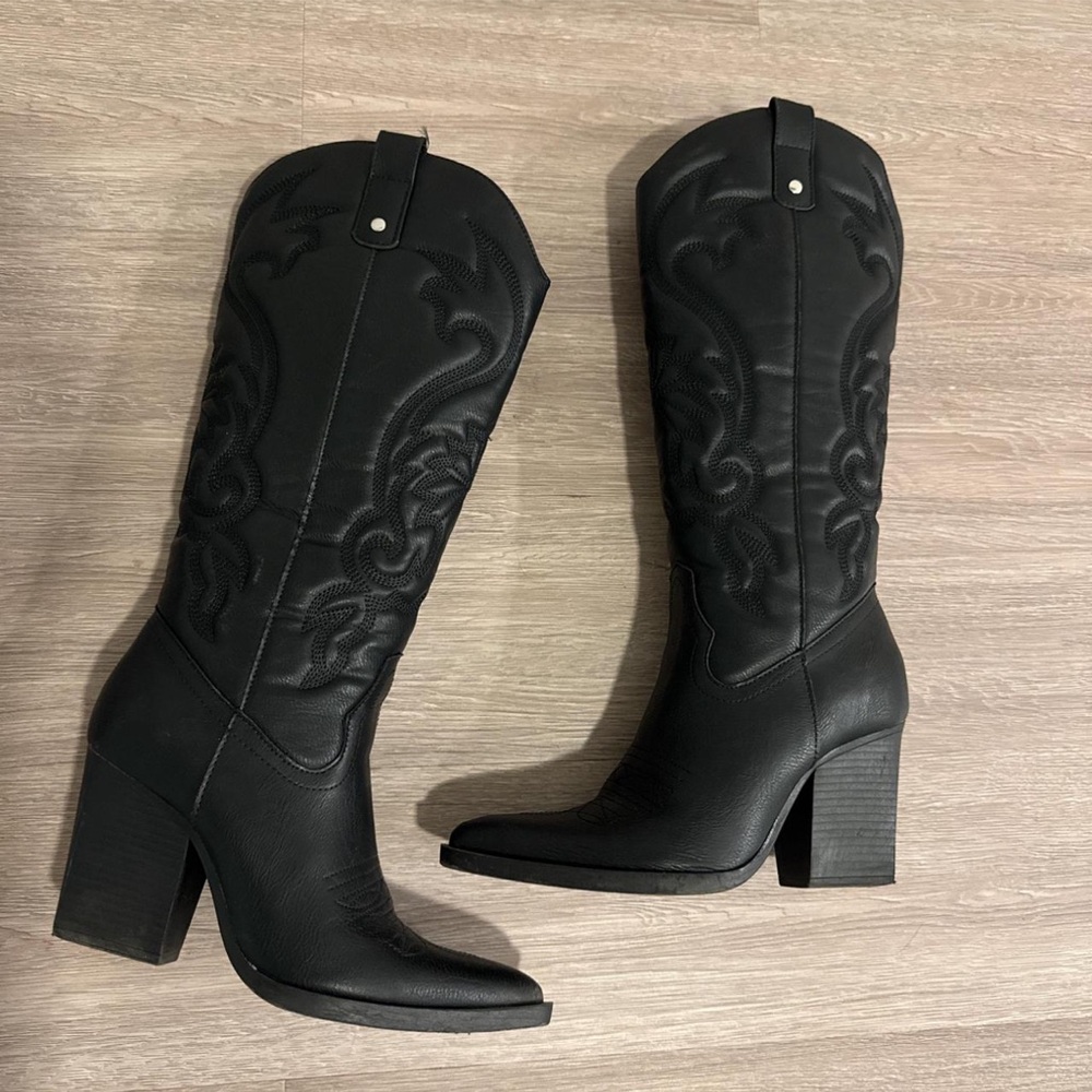 Black Cowboy Boots